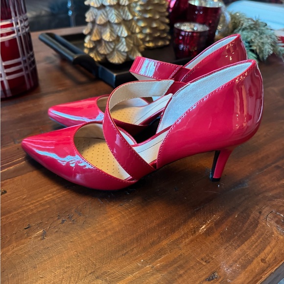 Darling and festive heels, perfect for the Christmas season! - Picture 2 of 5